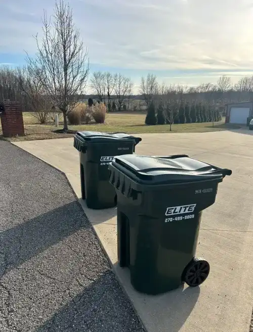 Elite Waste Services truck in Owensboro, Kentucky